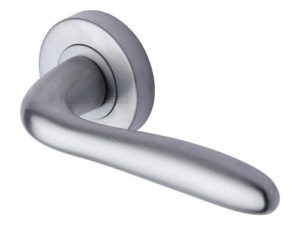 Columbus Lever on Round Rose